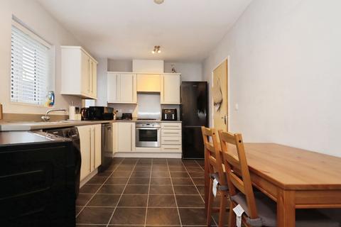 2 bedroom flat for sale, Arnold Road, Mangotsfield, Bristol, BS16