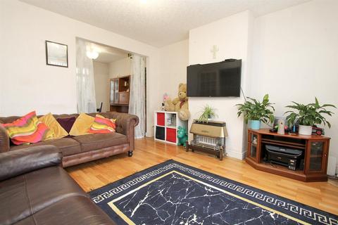 3 bedroom terraced house for sale, Mallinson Road, Beddington CR0
