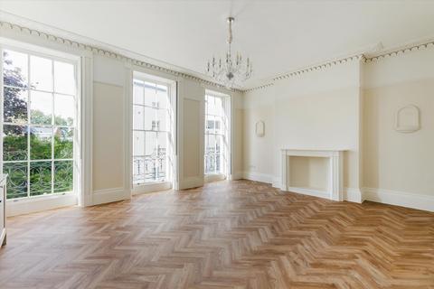 undefined, Cheltenham, Gloucestershire GL52