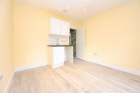 undefined, Northfields, Dunstable, Bedfordshire, LU5