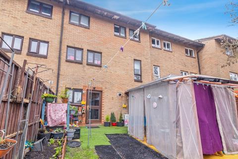 4 bedroom terraced house for sale, Oldbrook Boulevard, Oldbrook, Milton Keynes, Buckinghamshire, MK6