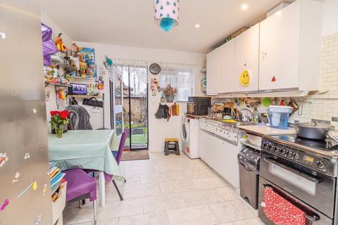 4 bedroom terraced house for sale, Oldbrook Boulevard, Oldbrook, Milton Keynes, Buckinghamshire, MK6