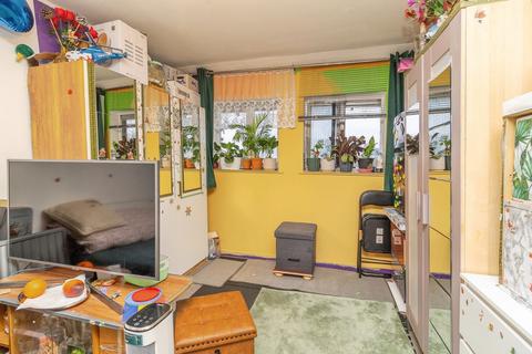 4 bedroom terraced house for sale, Oldbrook Boulevard, Oldbrook, Milton Keynes, Buckinghamshire, MK6