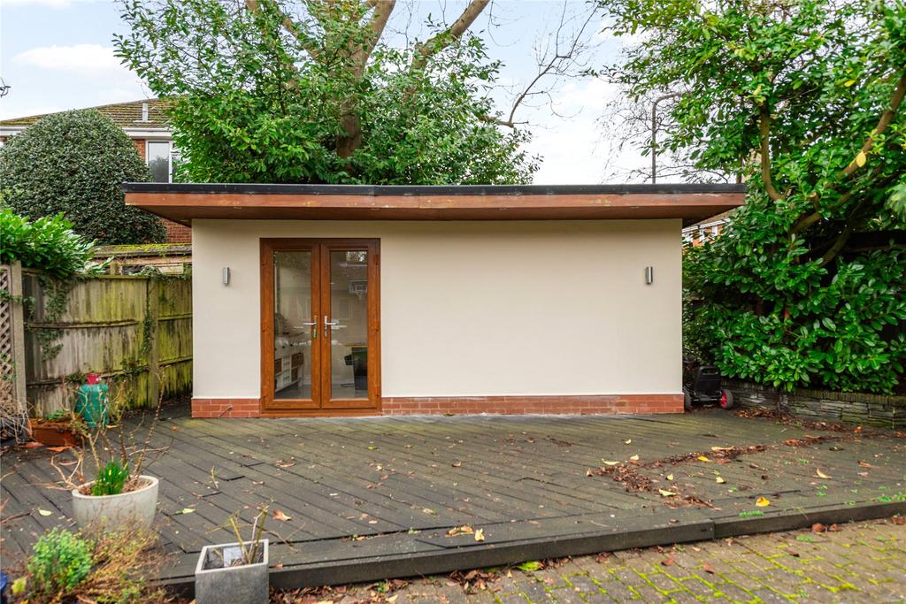 Summerhouse/Gym