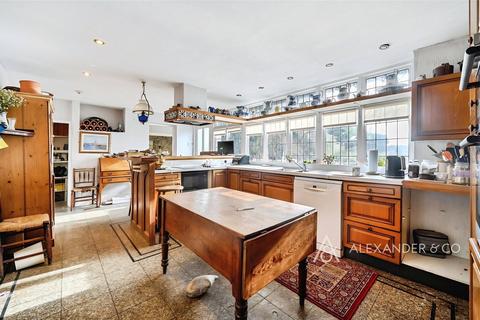 3 bedroom detached house for sale, High Street, Brackley NN13