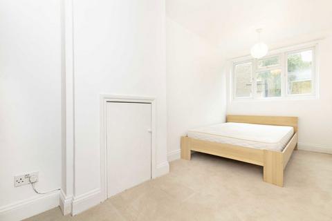 2 bedroom house to rent, Uxbridge Road, London W12