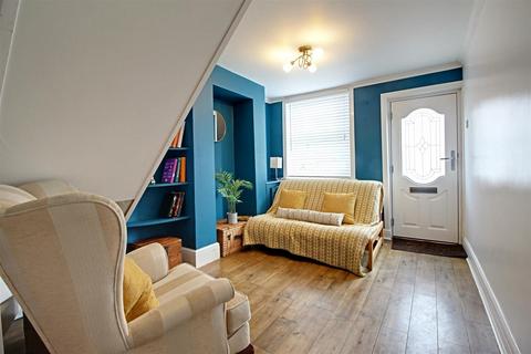 2 bedroom semi-detached house for sale, Puller Road, Boxmoor