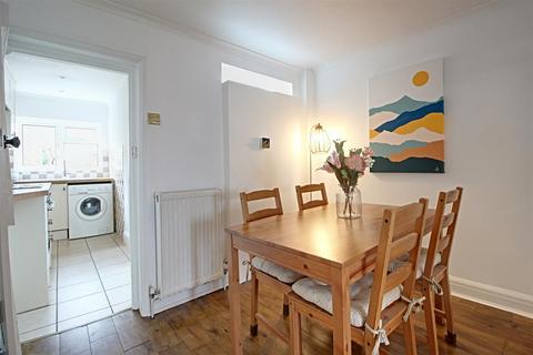 2 bedroom semi-detached house for sale, Puller Road, Boxmoor