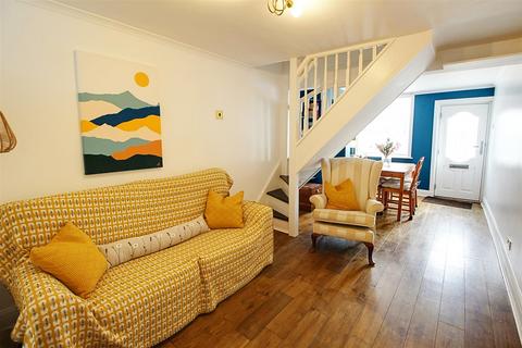 2 bedroom semi-detached house for sale, Puller Road, Boxmoor