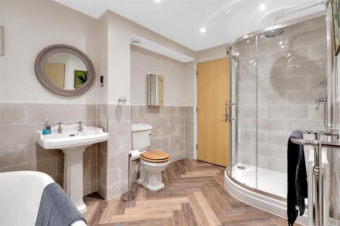 2 bedroom flat to rent, Lansdown GL50 2LL