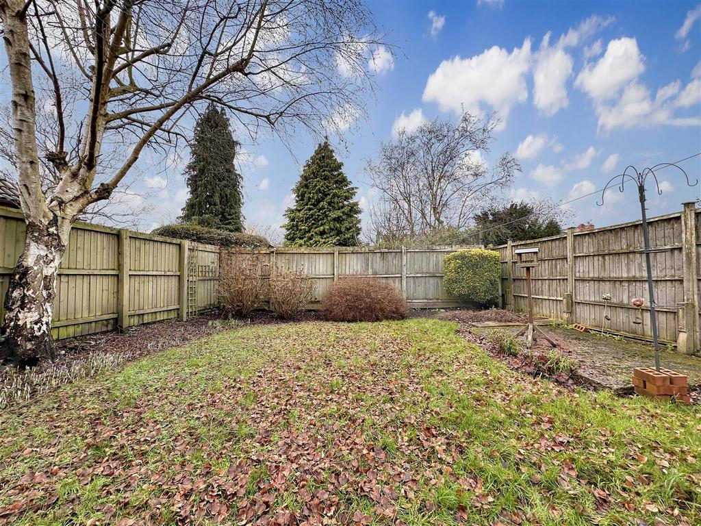 Private Rear Garden 916