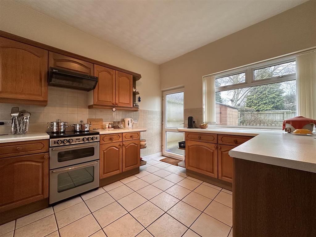 Kitchen 885
