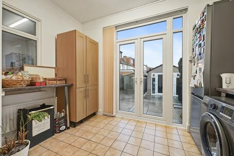 undefined, Victoria Avenue, Hillingdon UB10