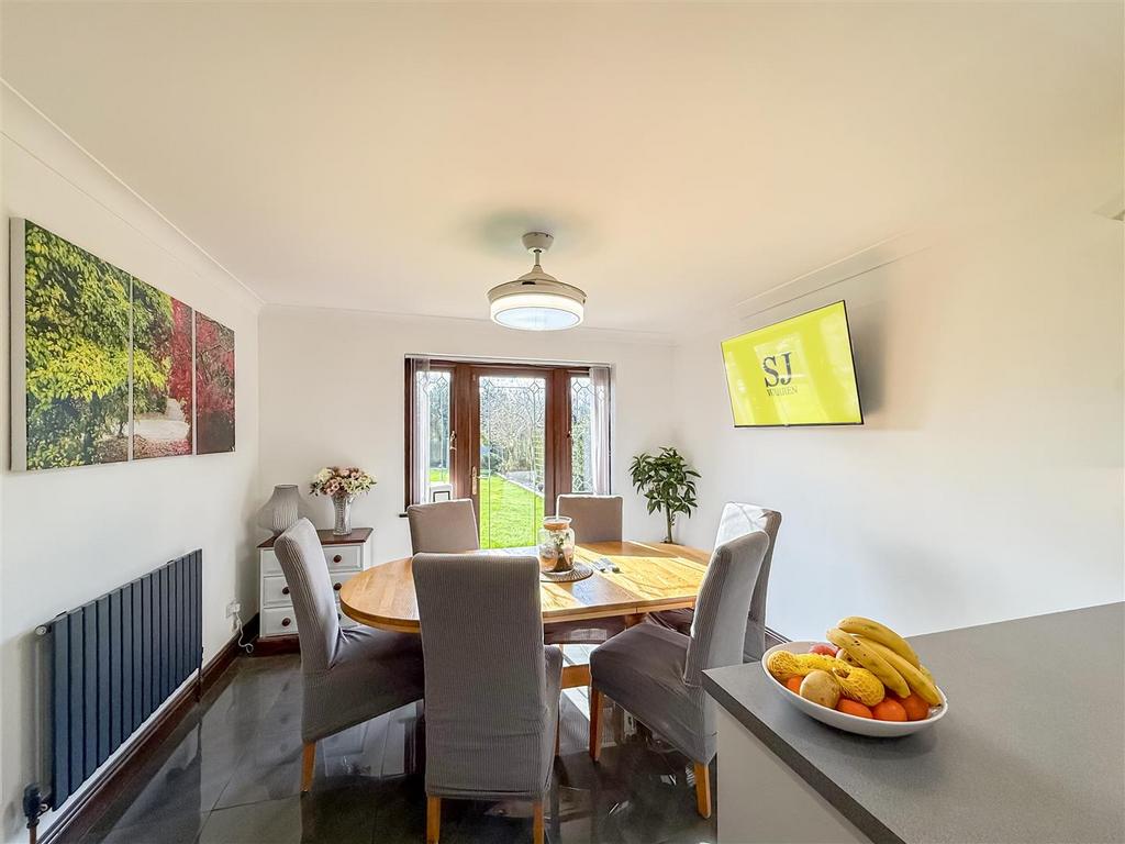 Kitchen/dining