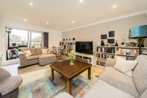 2 bedroom flat for sale, Regency Crescent, London NW4