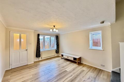 2 bedroom semi-detached house to rent, Churchill Close, Feltham TW14