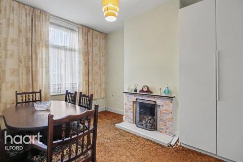 3 bedroom terraced house for sale, Monteagle Avenue, Barking