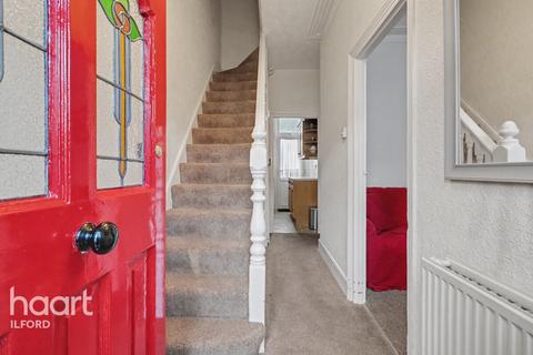 3 bedroom terraced house for sale, Monteagle Avenue, Barking