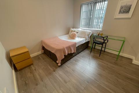 undefined, Pownall Square, L3 6AD,