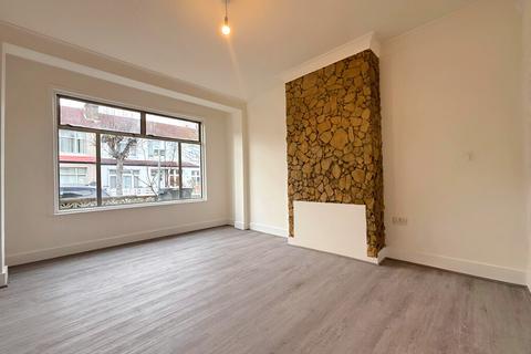 6 bedroom terraced house to rent, Ipswich Road, Tooting, SW17