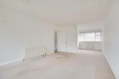 2 bedroom flat for sale, Park Avenue, Bexhill-On-Sea