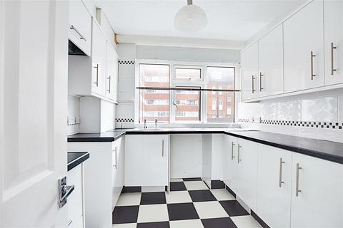 2 bedroom flat for sale, Park Avenue, Bexhill-On-Sea