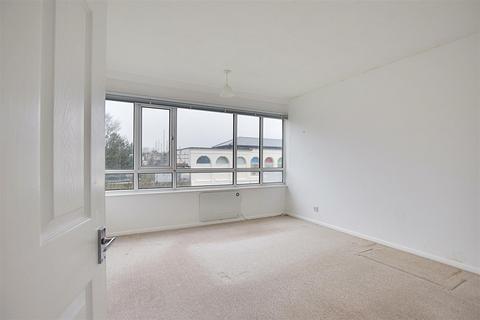 2 bedroom flat for sale, Park Avenue, Bexhill-On-Sea