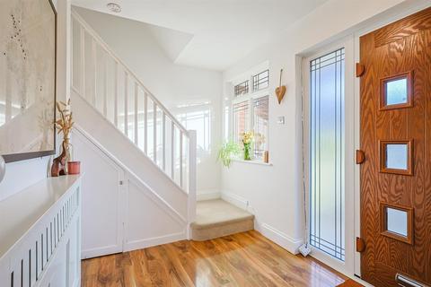 3 bedroom semi-detached house for sale, Hambro Hill, Rayleigh SS6