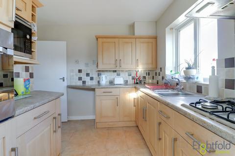 2 bedroom bungalow for sale, Lyndhurst Close, Hayling Island