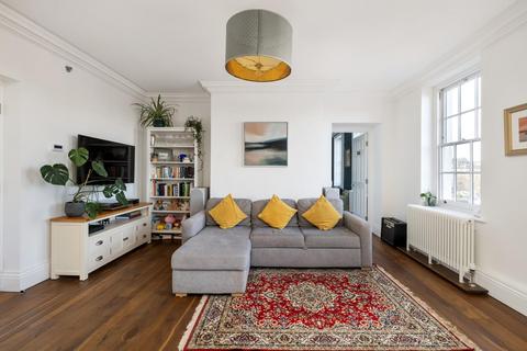 2 bedroom flat for sale, Redcliffe Parade West, Redcliffe