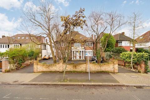 3 bedroom flat to rent, Aylestone Avenue, London NW6