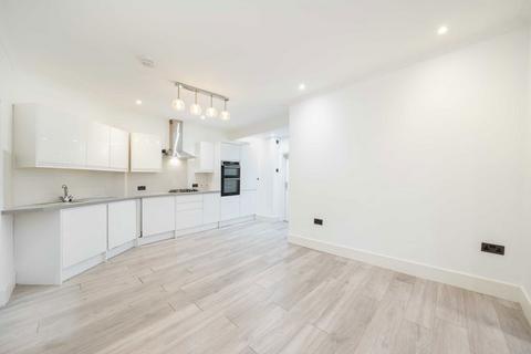 3 bedroom flat to rent, Aylestone Avenue, London NW6