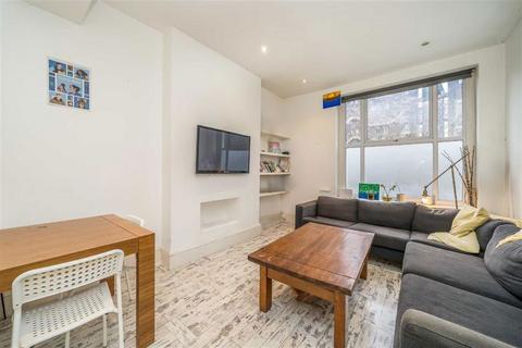 4 bedroom flat to rent, Coldharbour Lane, London SW9