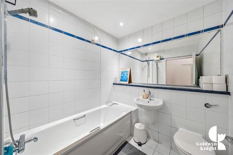 2 bedroom house for sale, Calderwood Street, London SE18