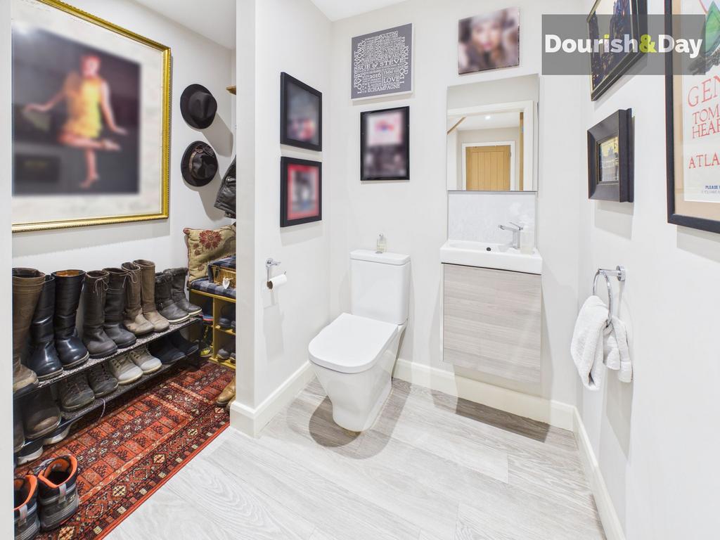 Guest WC &amp; Cloak Room