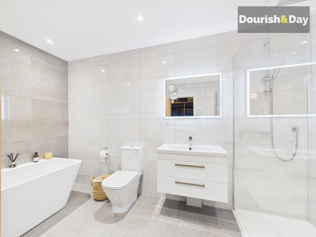 Bedroom One En-Suite Bathroom
