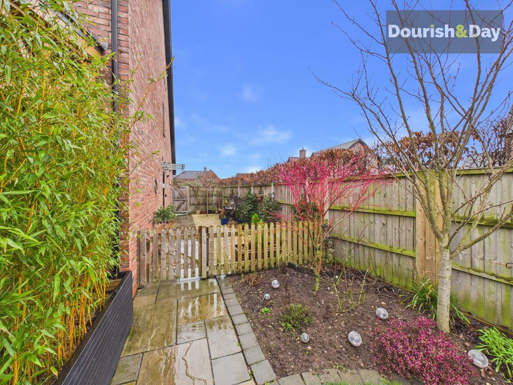 Side Path &amp; Gardens