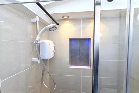 Studio to rent, Gloucester Place, Marylebone, London, NW1