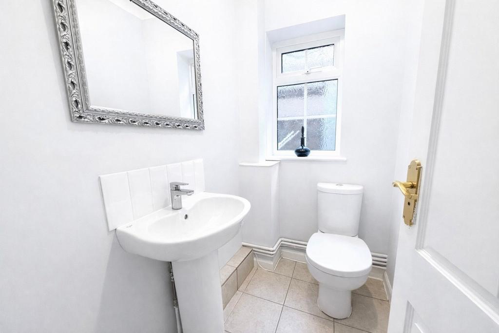 Ground Floor Wc