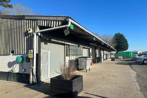 Industrial unit to rent - Lynderswood Lane, Braintree CM77