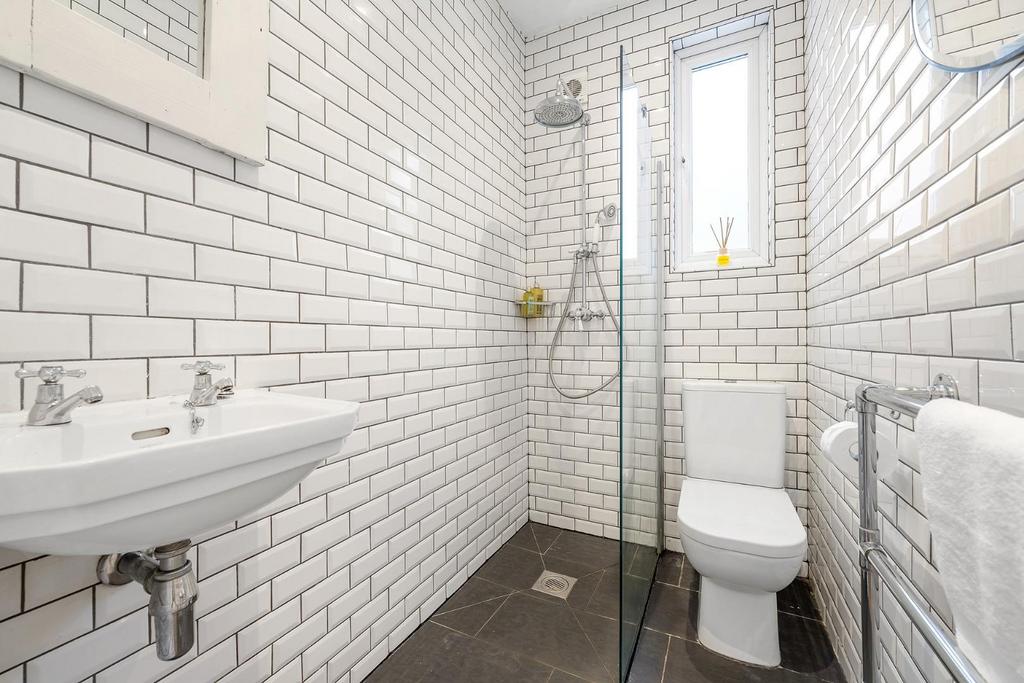Bathroom.JPG