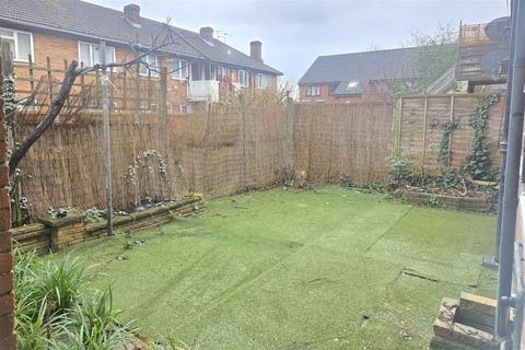 2 bedroom maisonette to rent, Henry Road, New Barnet, EN4