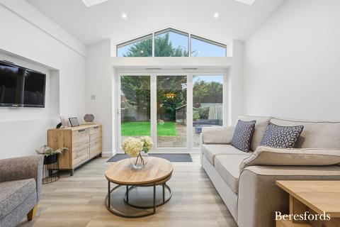 4 bedroom detached house for sale, The Tyburns, Hutton, CM13