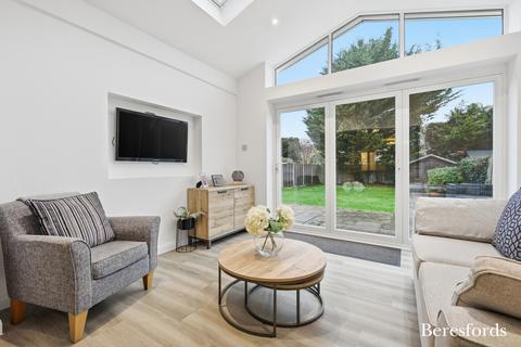 4 bedroom detached house for sale, The Tyburns, Hutton, CM13