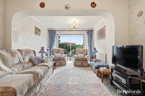 2 bedroom bungalow for sale, Oliver Road, Shenfield, CM15