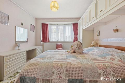 2 bedroom bungalow for sale, Oliver Road, Shenfield, CM15