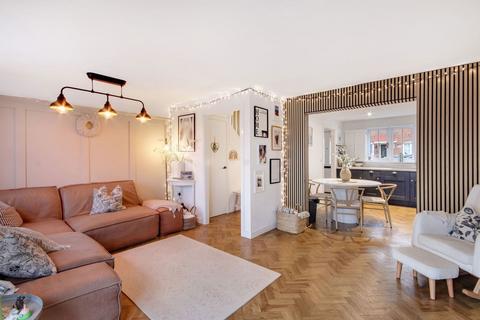 undefined, Buttercup Walk,Gravesend,Kent,DA11 7GB