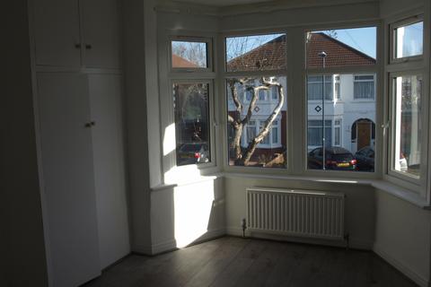 5 bedroom semi-detached house to rent, Stanmore, HA7