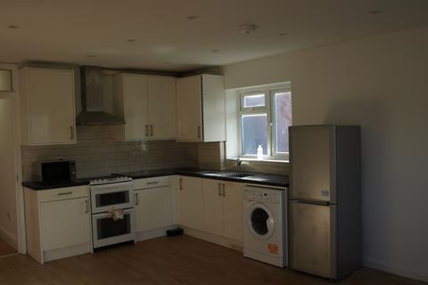 5 bedroom semi-detached house to rent, Stanmore, HA7