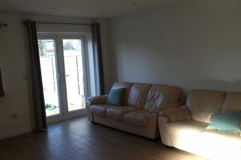 5 bedroom semi-detached house to rent, Stanmore, HA7